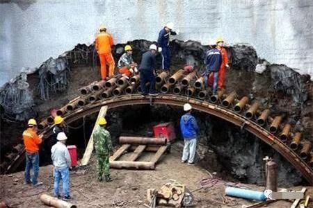 北海隧道钢花管支护案例